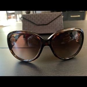 🔥Gucci Studded Sunglasses